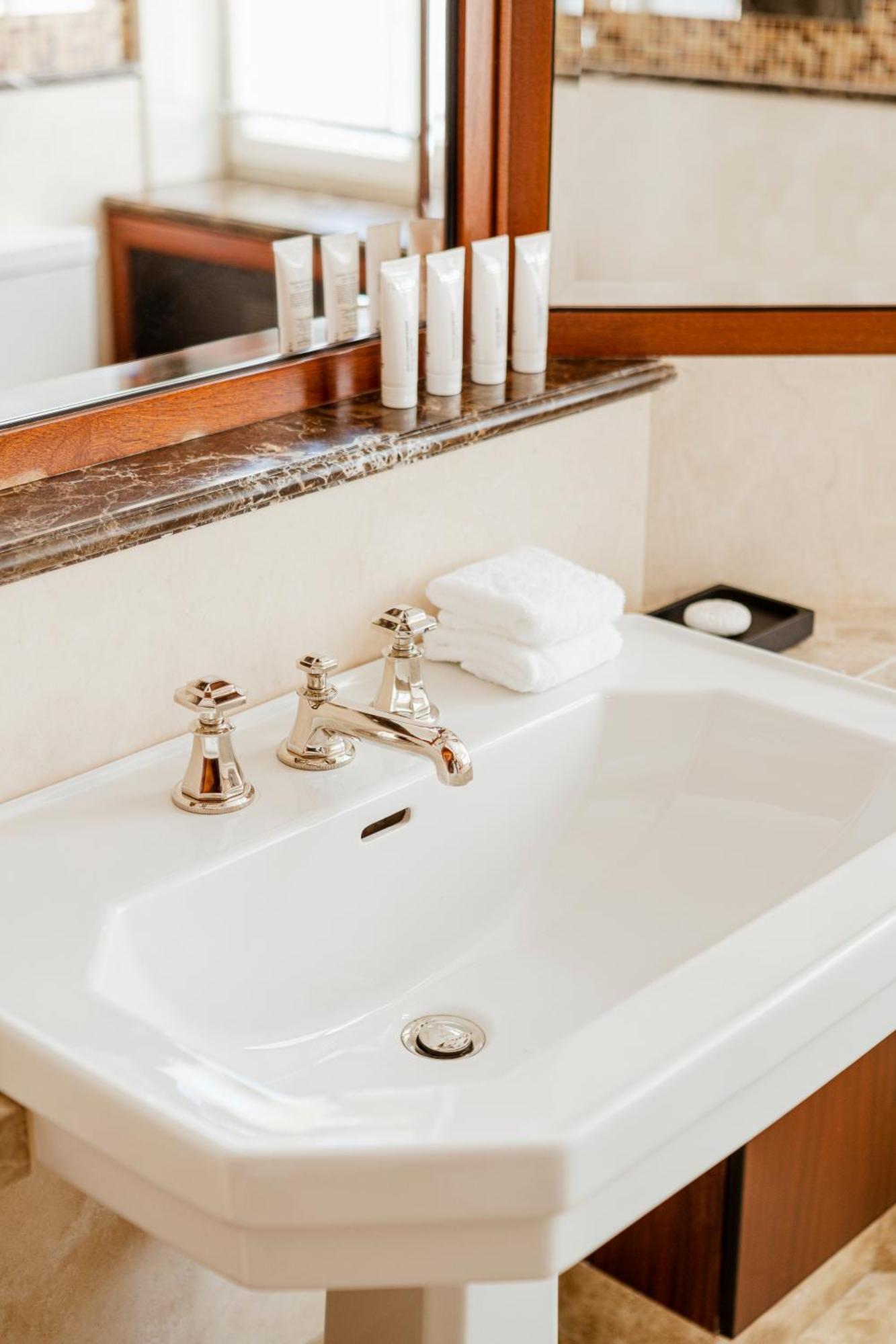 Art Deco Suite